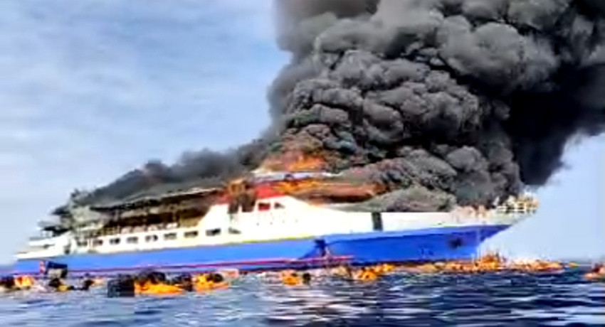 KM Barcelona 5 Terbakar di Pulau Talise Sulawesi Utara, Ratusan Penumpang Lompat ke Laut