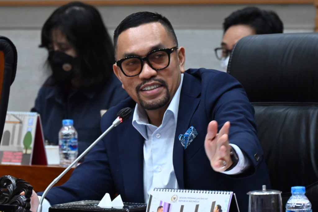 Ahmad Sahroni Dimutasi dari Wakil Ketua Komisi III DPR RI Usai Sebut Rakyat Ini