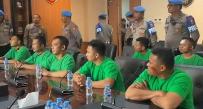 Disiarkan Live, Ini Wajah 7 Personel Brimob Penumpang Barracuda Pelindas Pengemudi Ojol