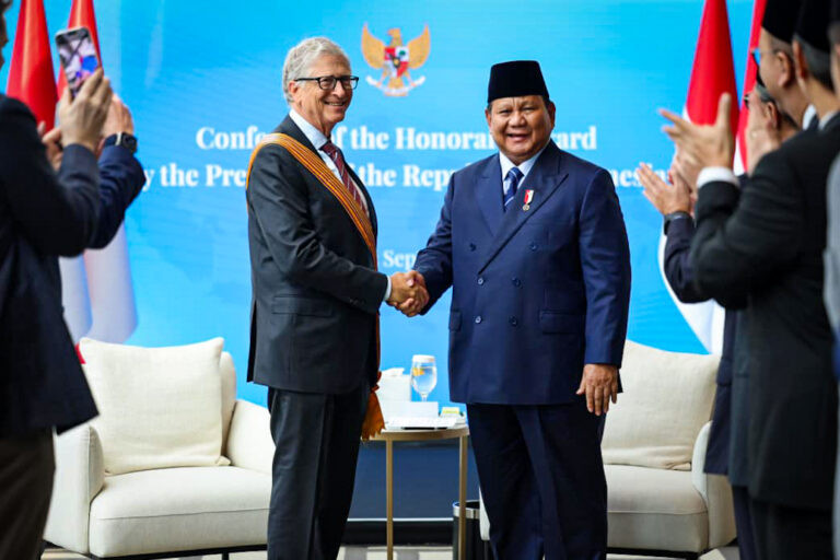 Presiden Prabowo Anugerahkan Bill Gates Bintang Jasa Utama, Bahas Peluang Kerjasama
