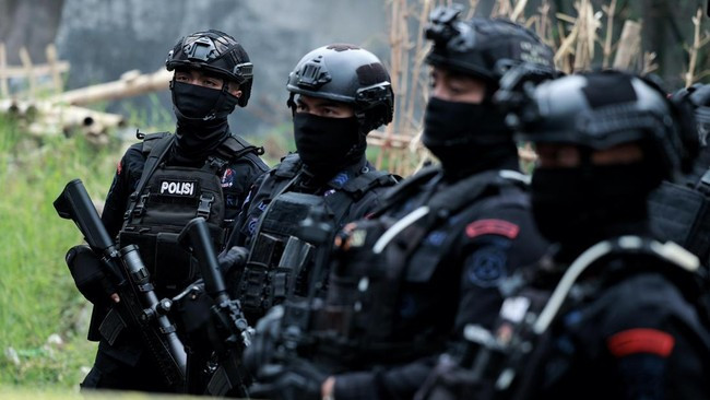 BREAKING NEWS: Densus 88 Tangkap 4 Orang Terduga Teroris Jaringan ISIS di Sumut dan Sumbar