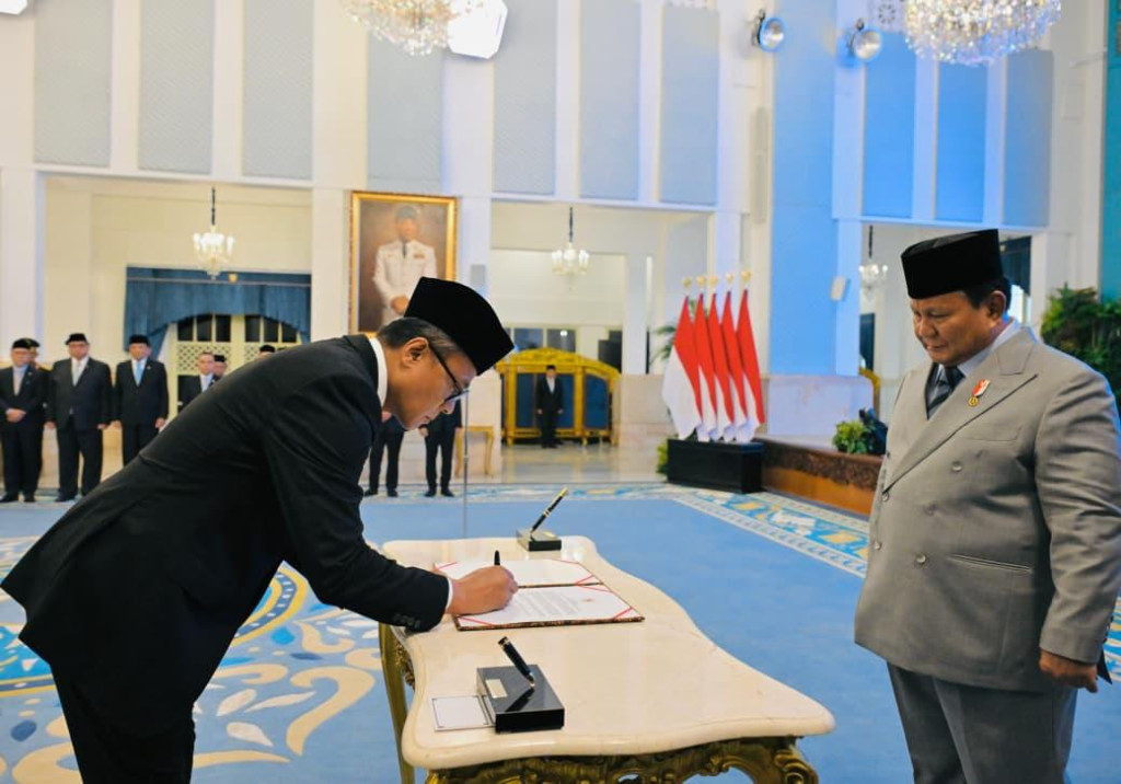 Presiden Prabowo Lantik Dony Oskaria Jabat Kepala BP BUMN