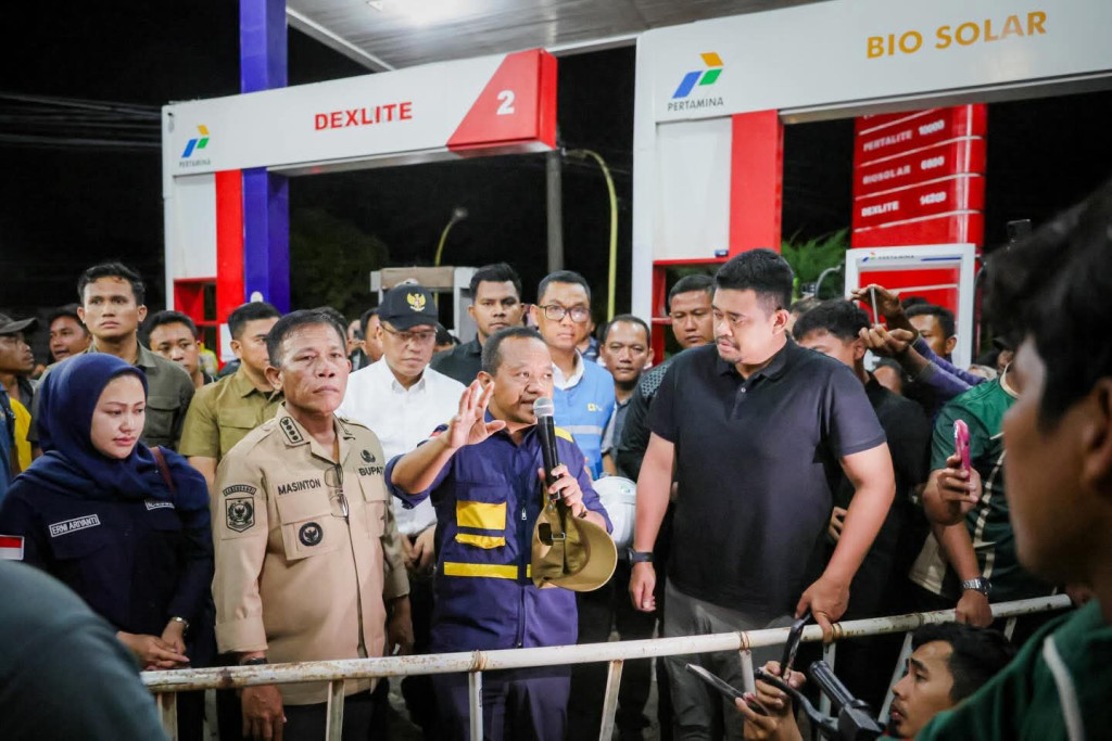 Prabowo Instruksikan Bahlil Percepat Pemulihan Energi di Daerah Bencana Sumatera