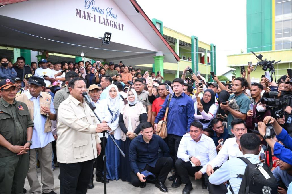 Kunjungi Penyintas Bencana di Langkat, Prabowo: Sumut Sudah Lebih Baik Kondisinya