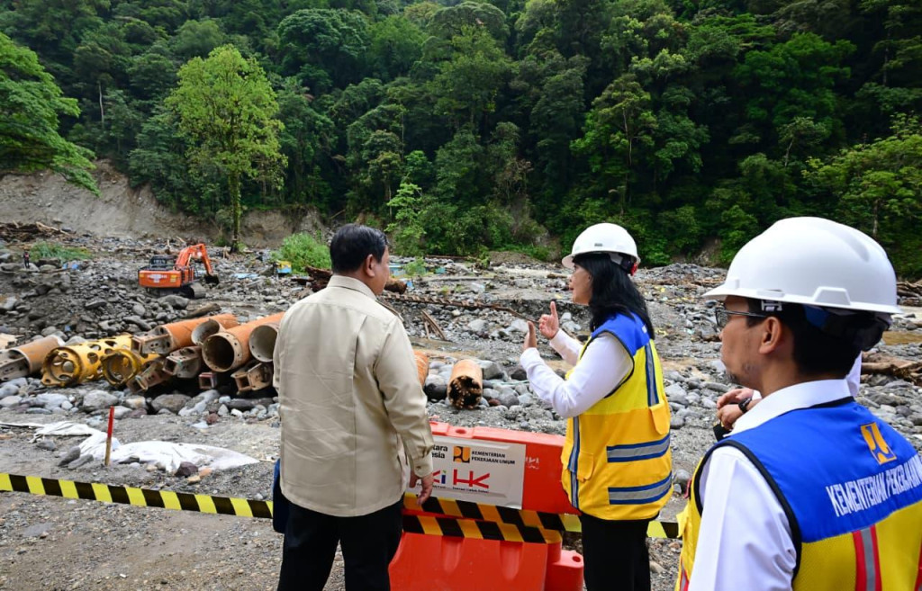 Prabowo Pastikan Percepatan Pemulihan Jalan Lembah Anai Terdampak Banjir dan Longsor