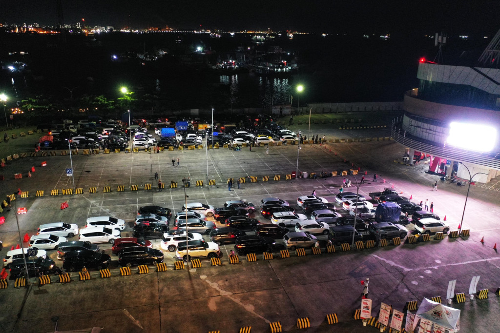 Jelang Nataru, Menhub Instruksikan Operator Transportasi Waspadai Cuaca Buruk