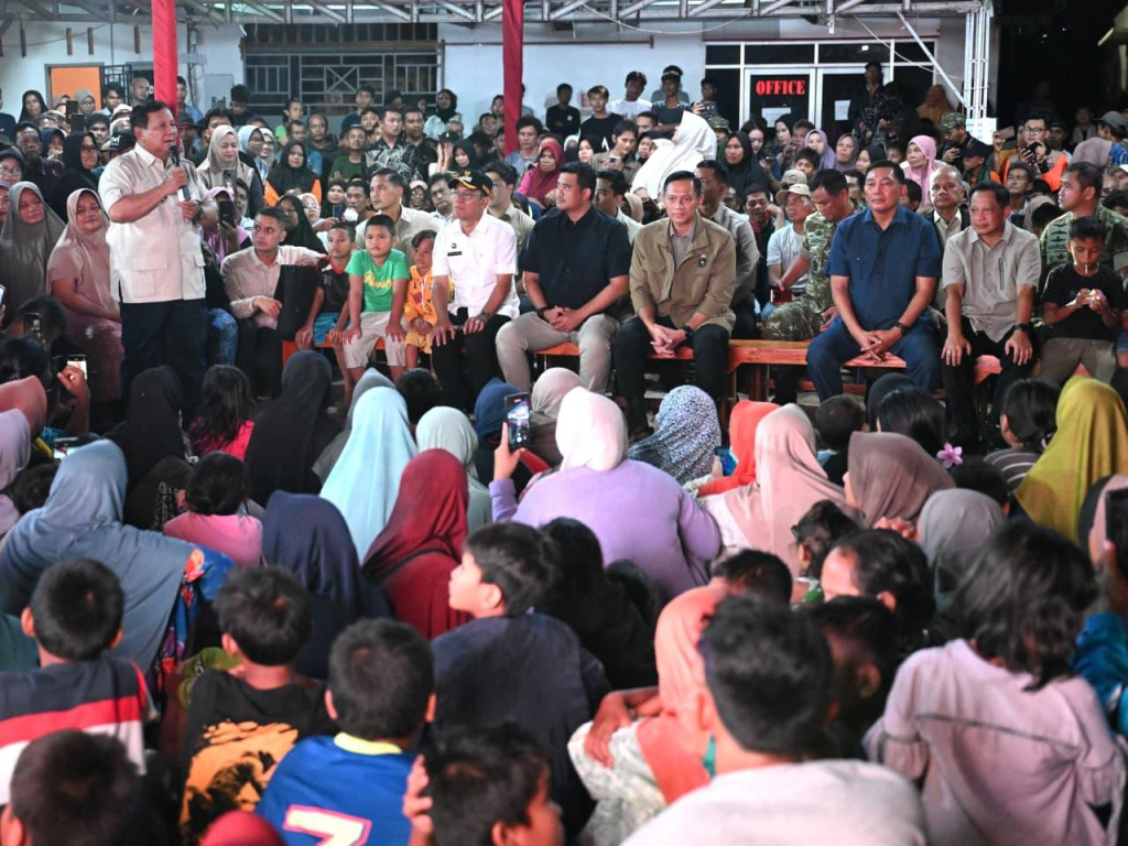 Presiden Prabowo Tahun Baru Bersama Penyintas Bencana di Tapsel