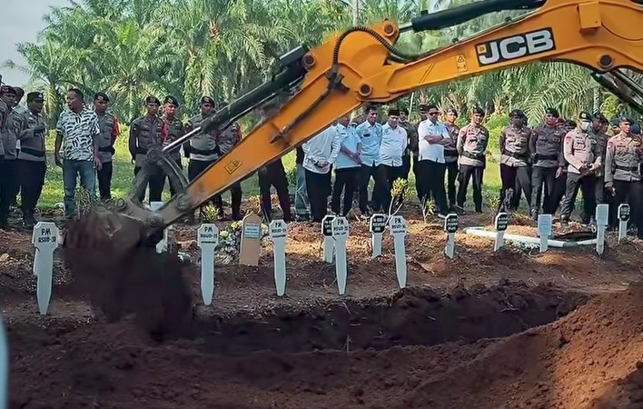 6 Korban Banjir Bandang di Agam Sumbar Dimakamkan Secara Massal