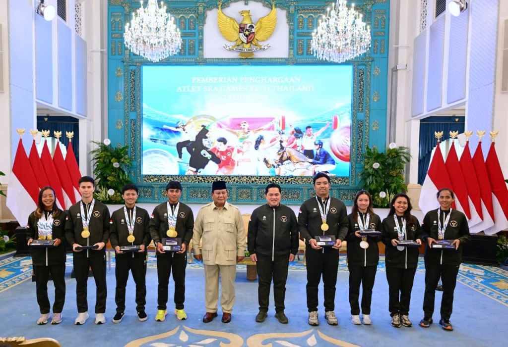 Presiden Prabowo Serahkan Bonus Atlet SEA Games Rp465 Miliar