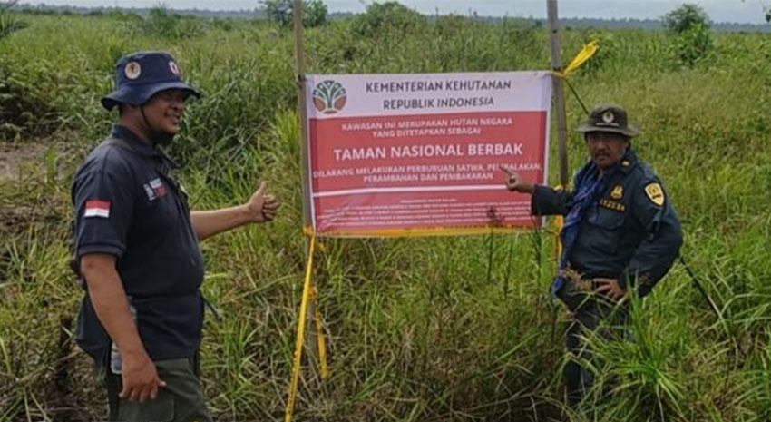 Kemenhut Limpahkan Ketua Kelompok Perambah TN Berbak Sembilang ke Kejati Jambi