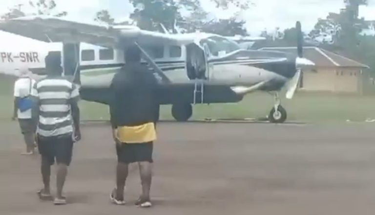 KKB Tembak Pesawat Smart Air, Pilot dan Co-pilot Tewas