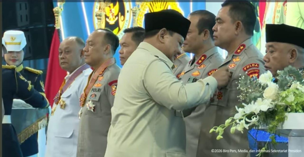 Berjasa Dukung MBG dan SPPG, Kapolda Sumut Terima Anugerah Satyalancana Wira Karya dari Presiden Prabowo