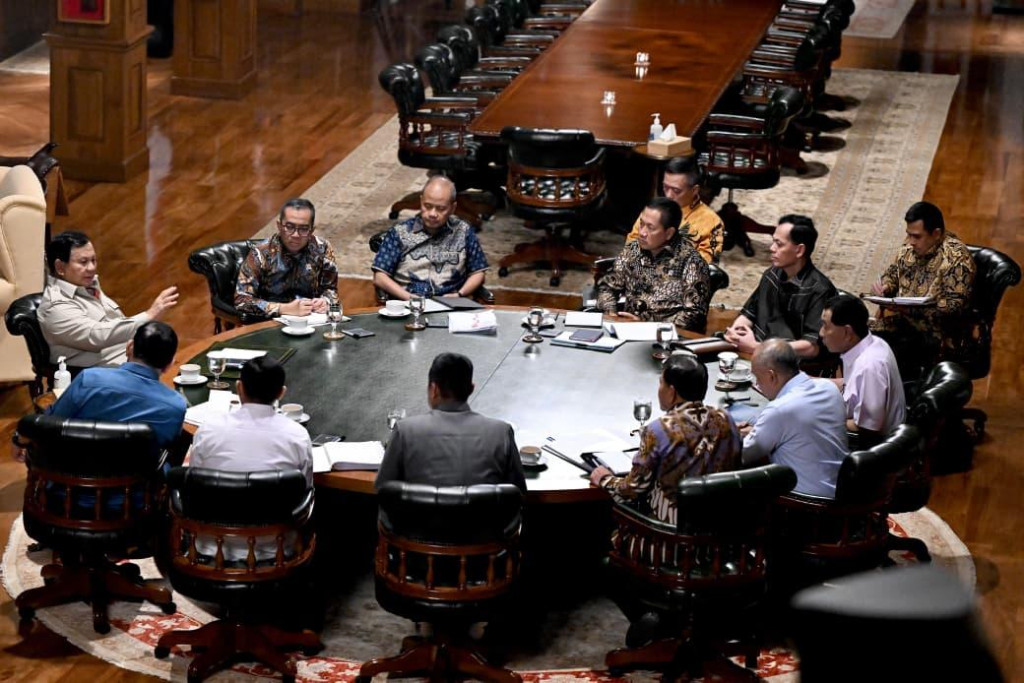 Rapat di Hambalang, Prabowo Soroti Kondisi Geopolitik Internasional hingga Arus Mudik Lebaran