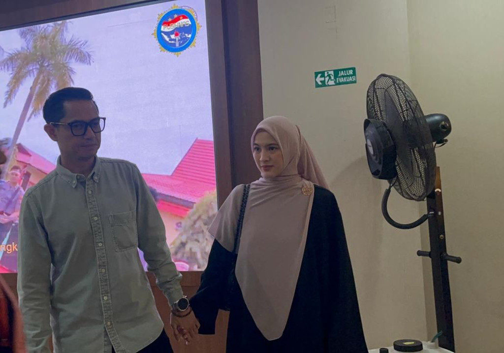 Dude Harlino dan Alyssa Soebandono Diperiksa Bareskrim Polri Kasus PT DSI