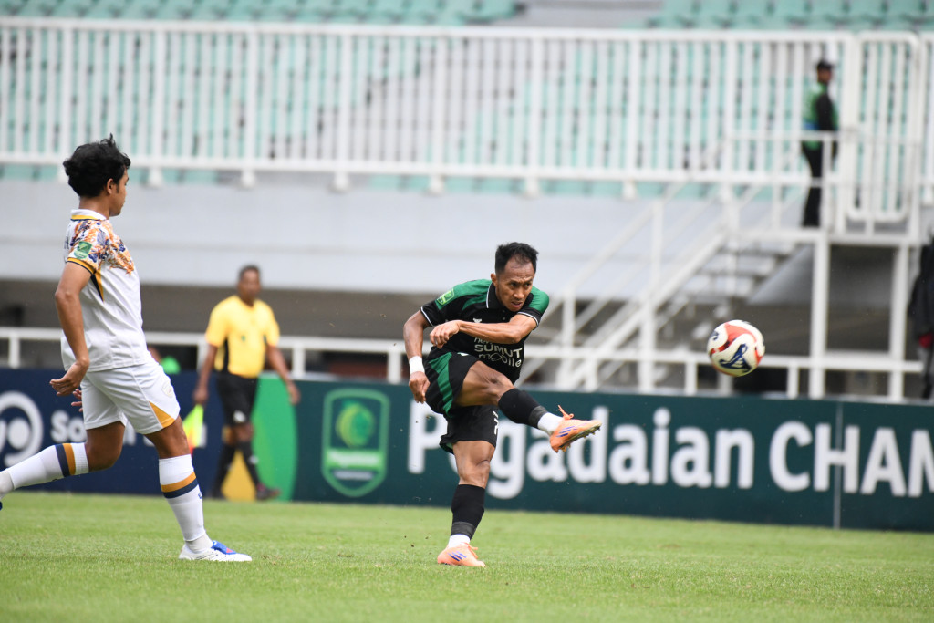2 Gol Telat PSMS Selamatkan Kekalahan dari 10 Pemain Persikad