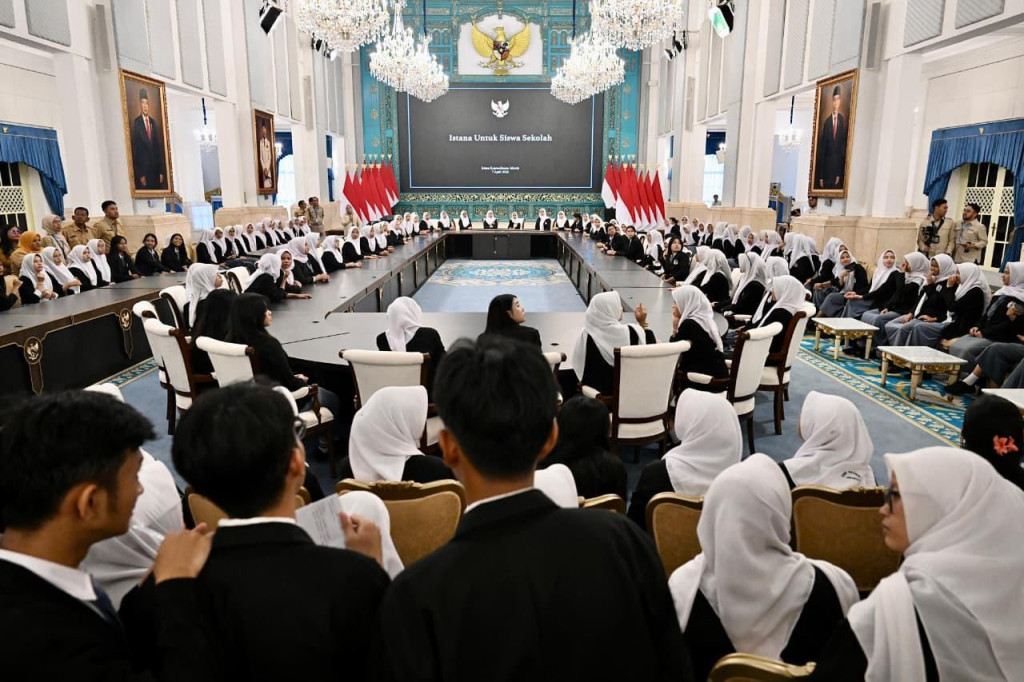 Prabowo Buka Istana untuk Anak-Anak Sekolah, Daftar ke Kemensetneg atau Setkab