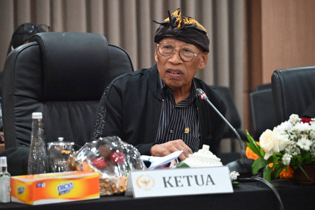 Soroti Kasus Berlarut, Komisi III DPR Dorong Reformasi Penanganan Perkara Sesuai KUHAP - KUHP Terkini