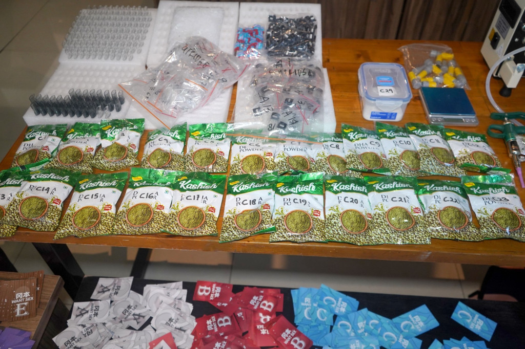 Lab Vape Etomidate di Tangerang Dibongkar, WNA Malaysia Ditangkap - Ribuan Cartridge Berisi Narkotika Diamankan