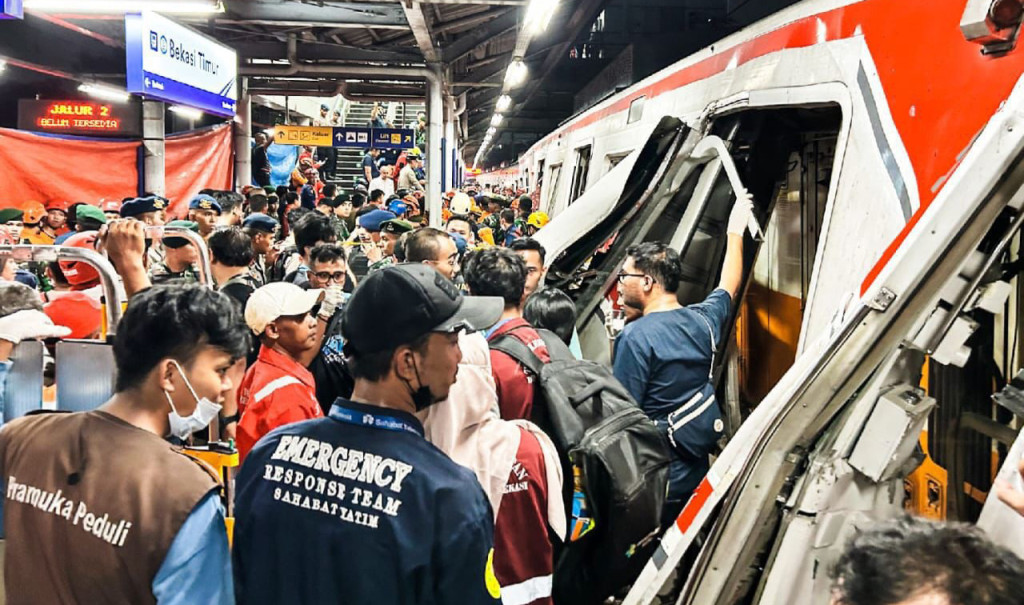 Update Tabrakan KRL vs KA Argo Bromo: Korban Meninggal 16 Orang, Sopir Taksi Listrik Diamankan