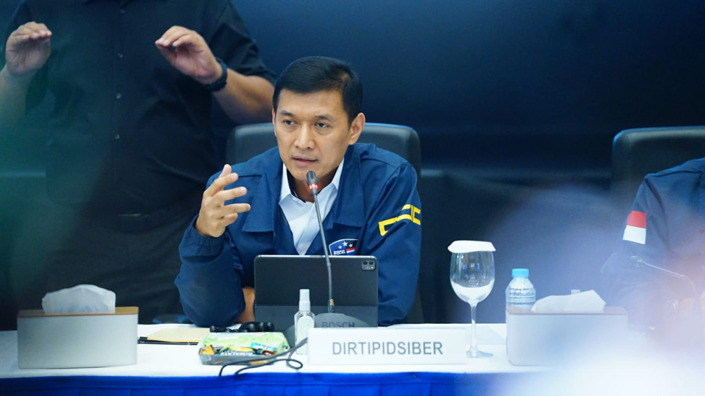 WNI Buronan Interpol Ditangkap, Tersangka Penipuan Online Lintas Negara