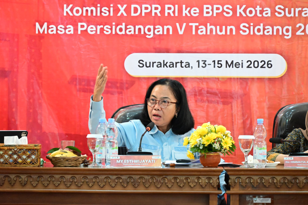 SE Mendikdasmen Nomor 7/2026 Segera Terbit, Mendikdasmen Diminta Perjelas Status Guru Honorer