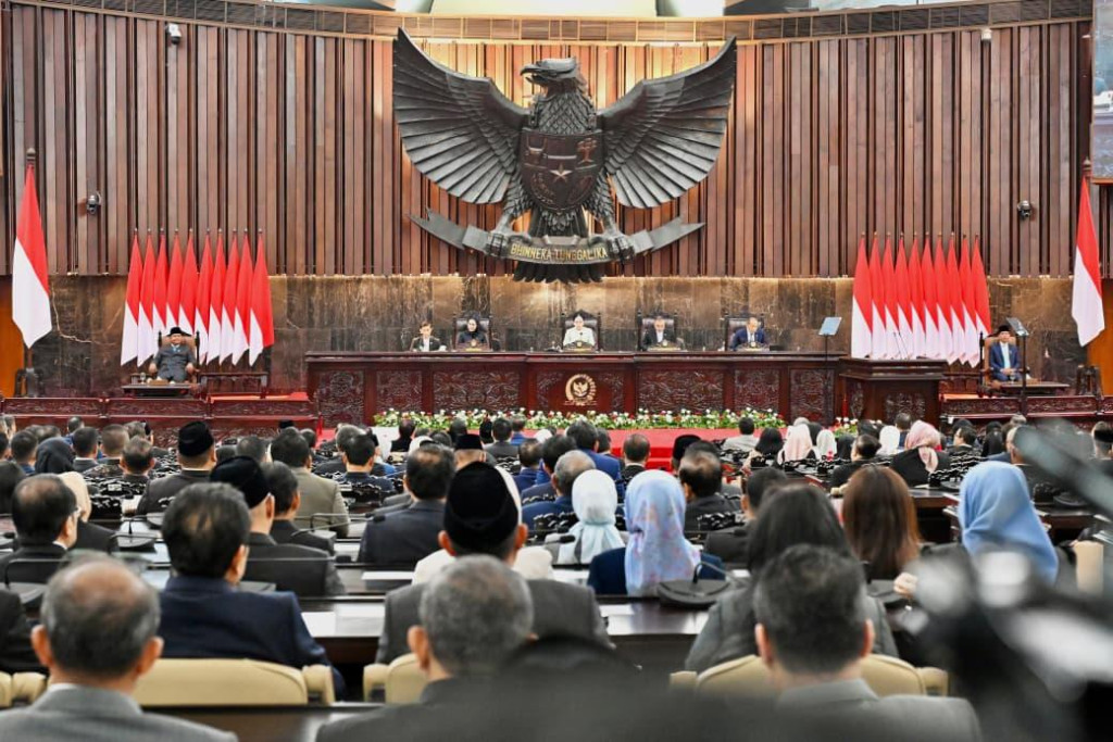 Proyeksikan Ekonomi Tumbuh 6,5 Persen, Prabowo Paparkan Arah Kebijakan Nasional