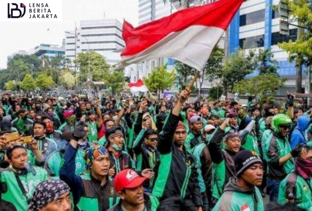 Ratusan Pengemudi Ojol Unjuk Rasa di Kantor Kemenaker, Tuntut Pembayaran THR