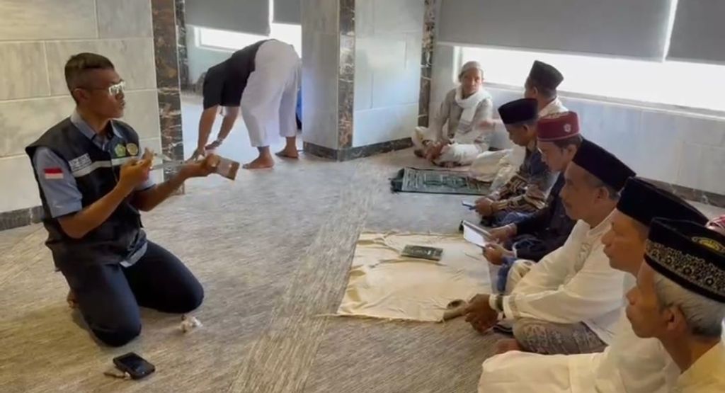 Tim Linjam PPIH Sektor 4 Makkah Gelar Sosialisasi Cara Aman Gantung Nusuk