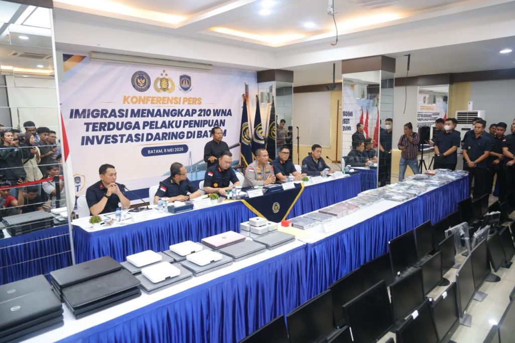 210 WNA Jaringan Online Scam Internasional di Batam Ditangkap, Modus Investasi Fiktif hingga Love Scamming